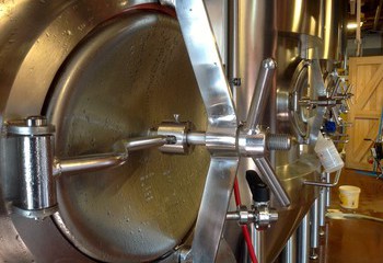 Stainless steel fermentation tanks at Bierbrouwerij Maallust