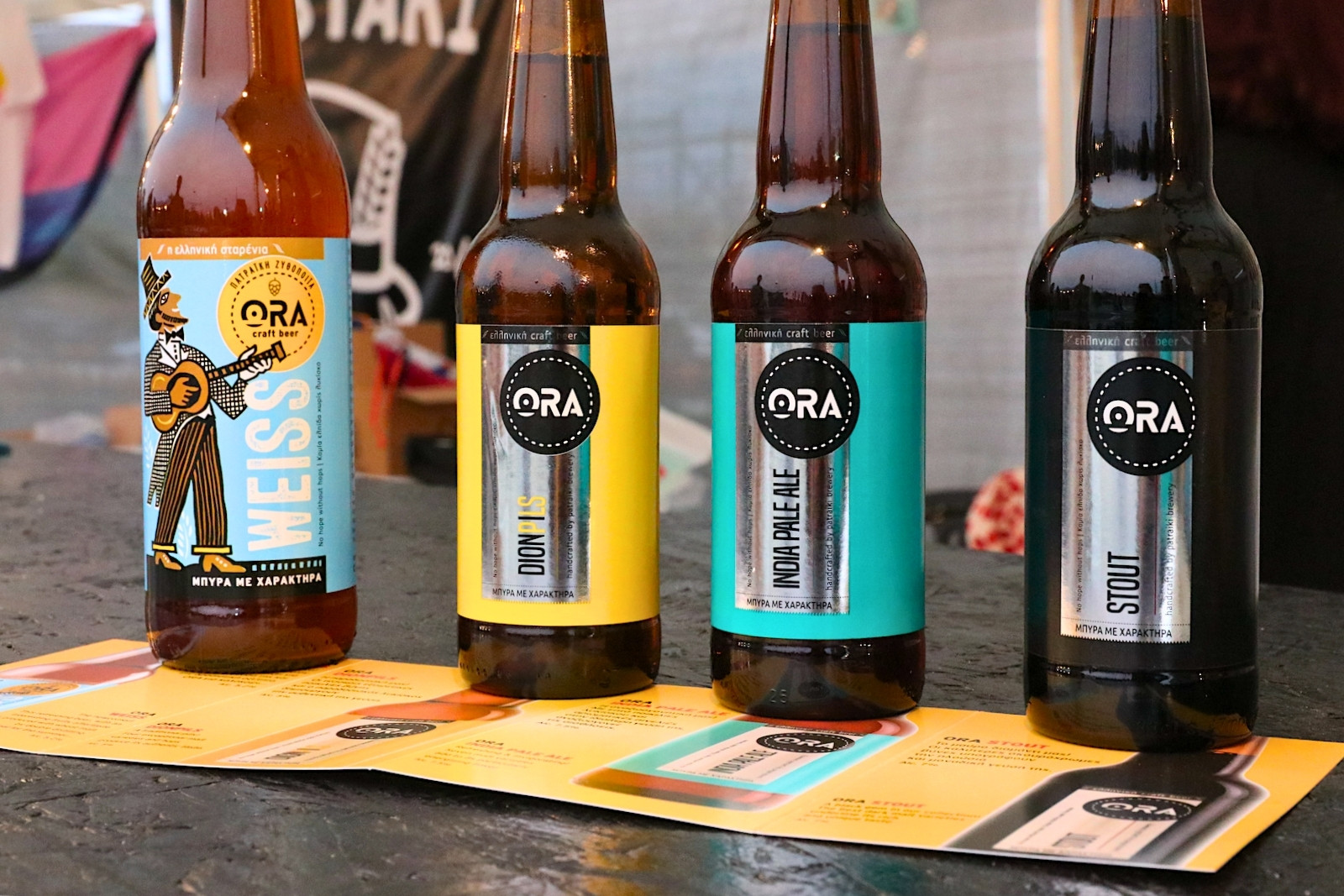 Selectie ORA bieren van Patraiki Brewery op Peloponnese Beer Festival in Kalamata