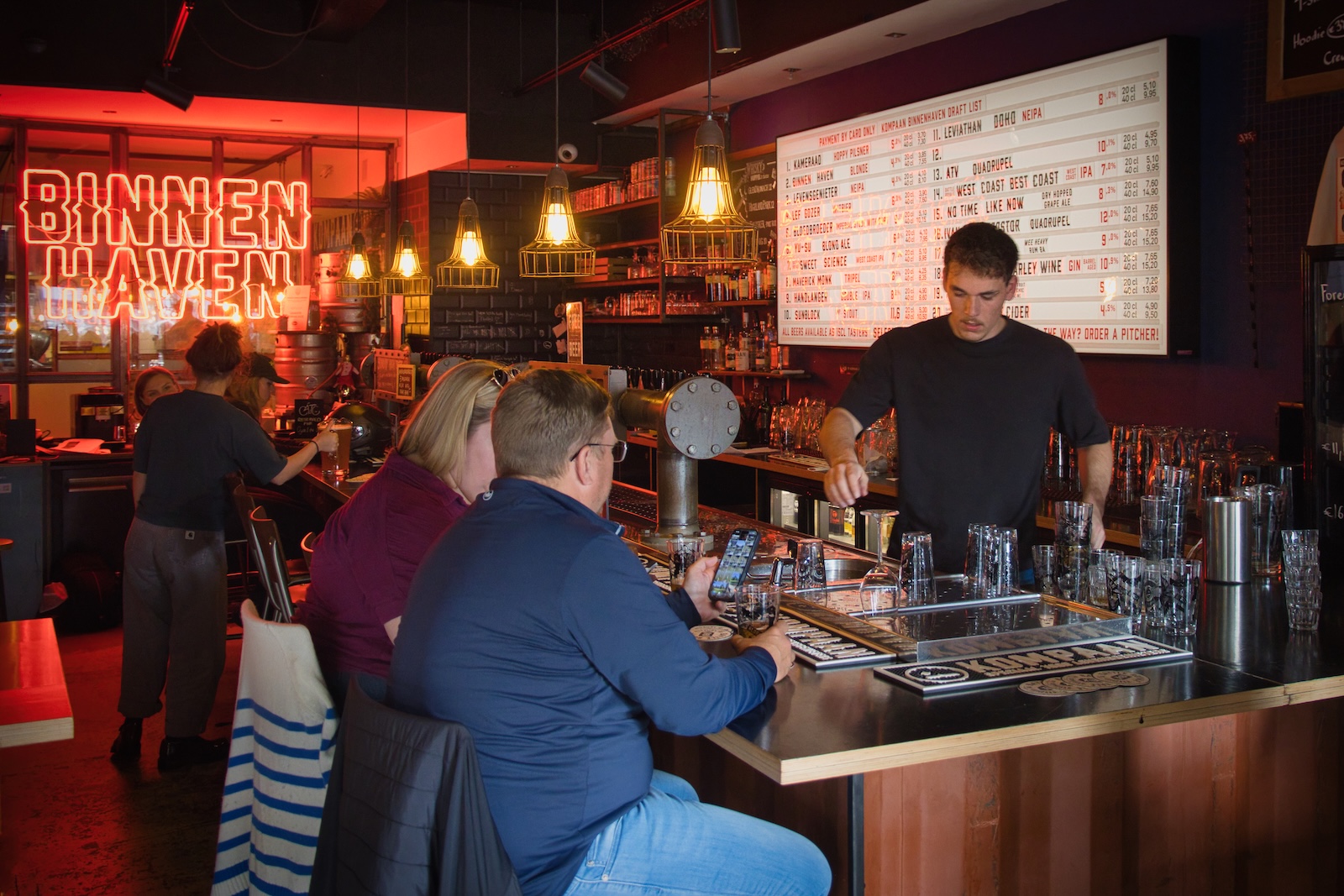 Kompaan Binnenhaven, biercaf&eacute; in het centrum van Den Haag