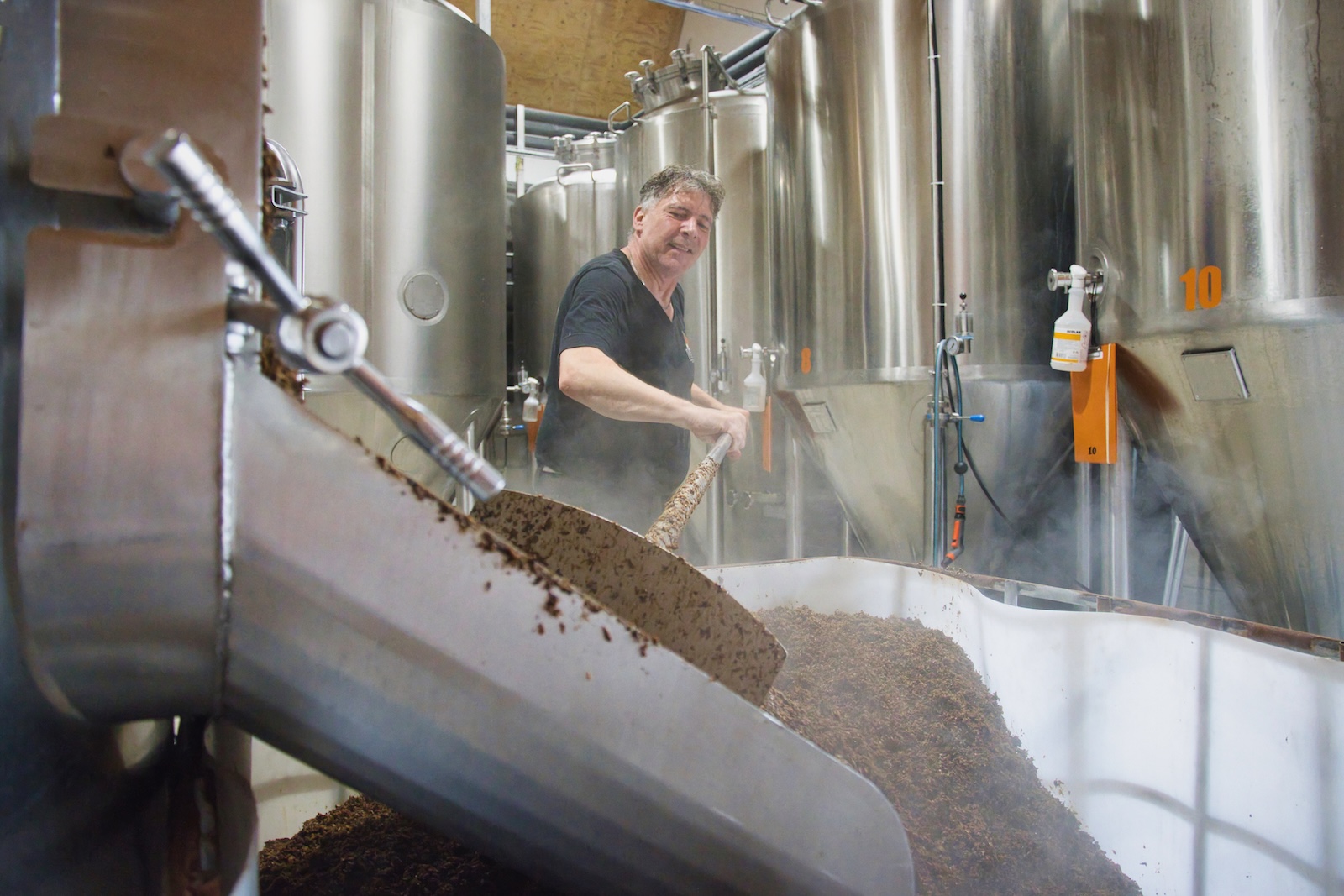 Bierbostel wordt verzameld om als veevoer te dienen