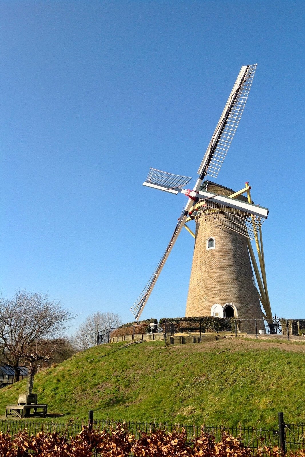 Windmolen 'De Eersteling' vlakbij Distilleerderij Hoofdvaartkerk