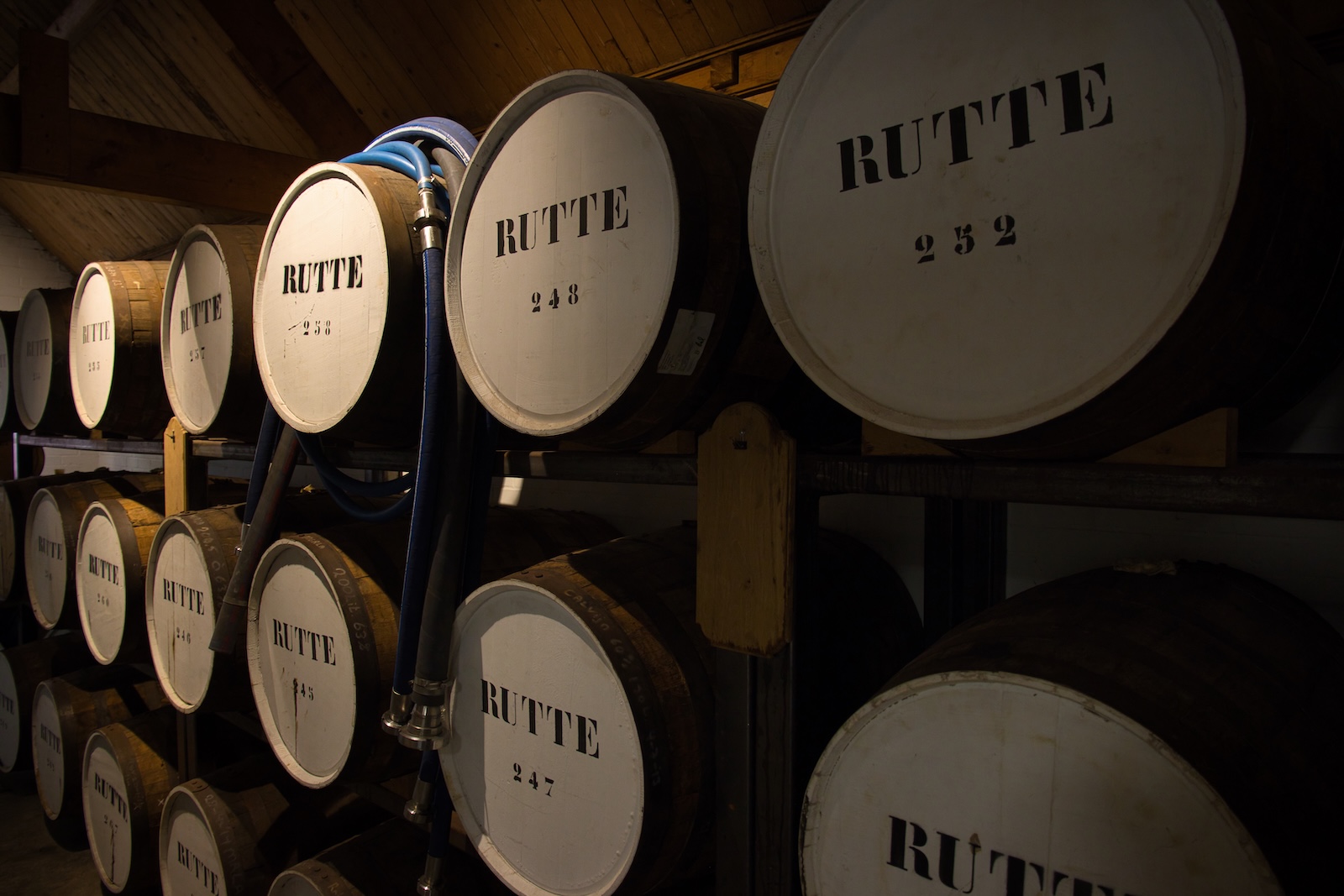 Vaten waar Rutte jenever op rijpt
