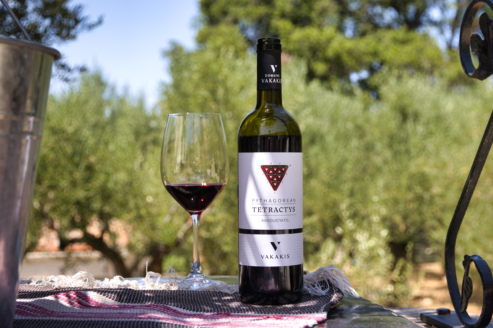 Domaine Vakakis Tetractys red wine
