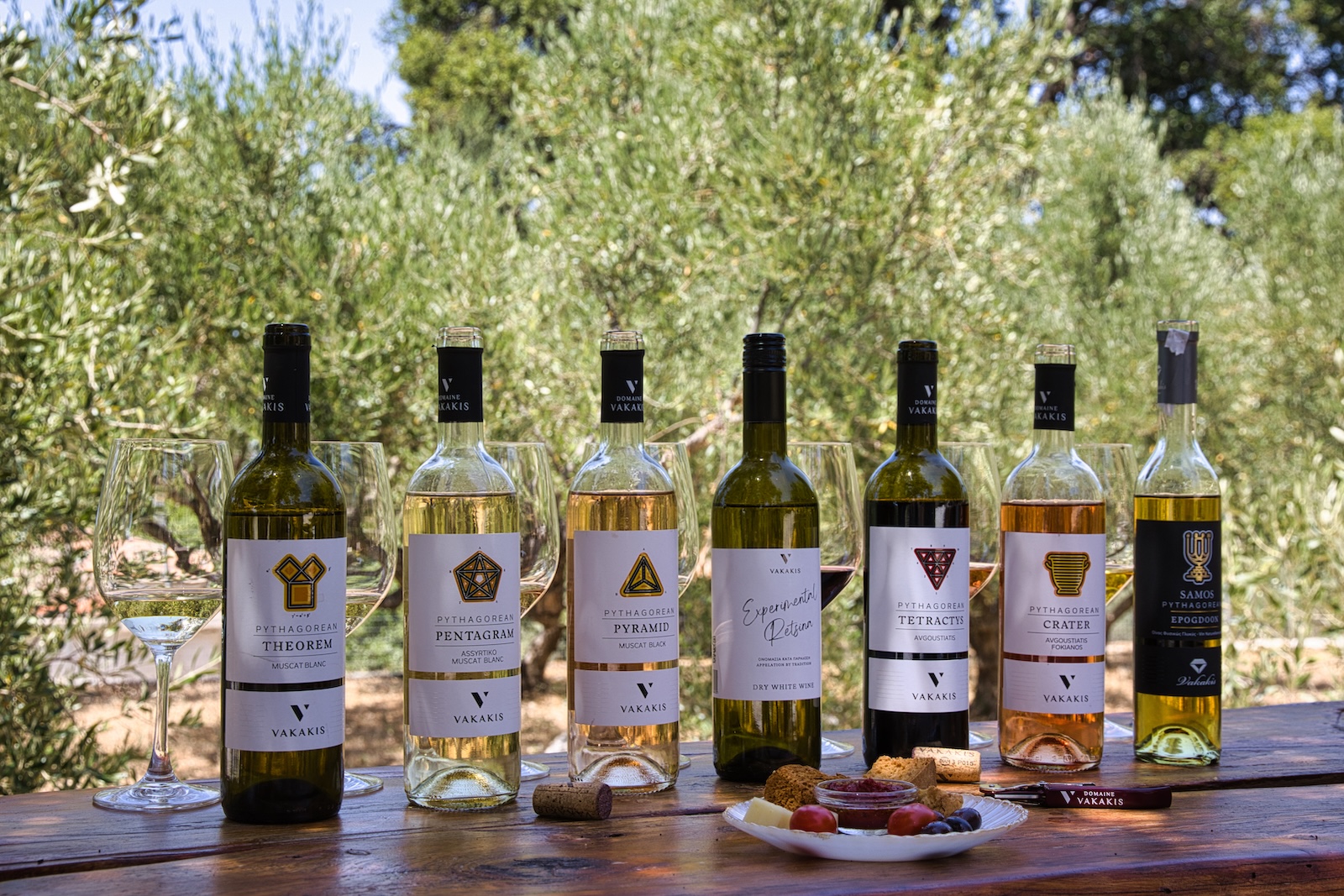 Wine tasting in Samos at Domaine Vakakis