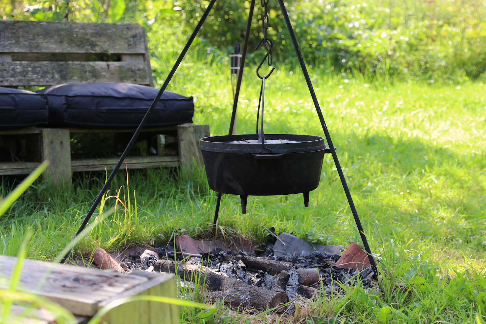 'Dutch oven' gietijzeren kookpot bij Wijndomein Oude Waalstroom