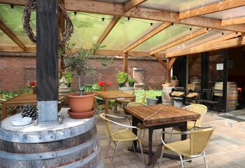 Overdekt terras bij Domein Hof te Dieren