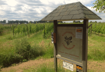 The entrance of Dutch winery Wijnboerderij \'t Heekenbroek