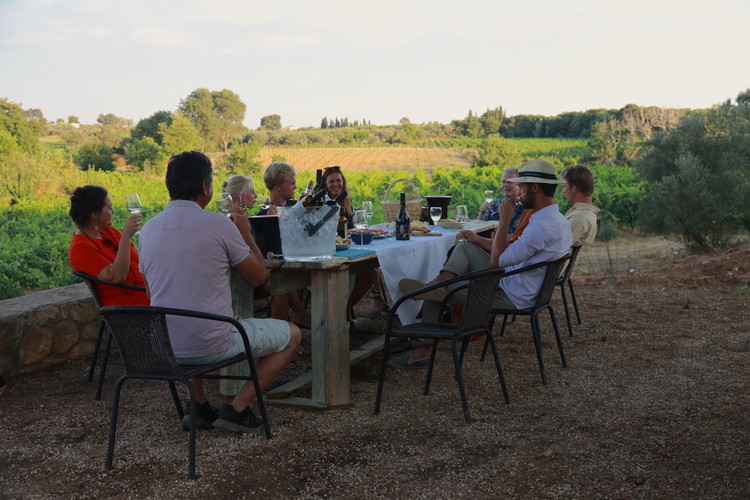 Wine tasting at Domaine Dereskos